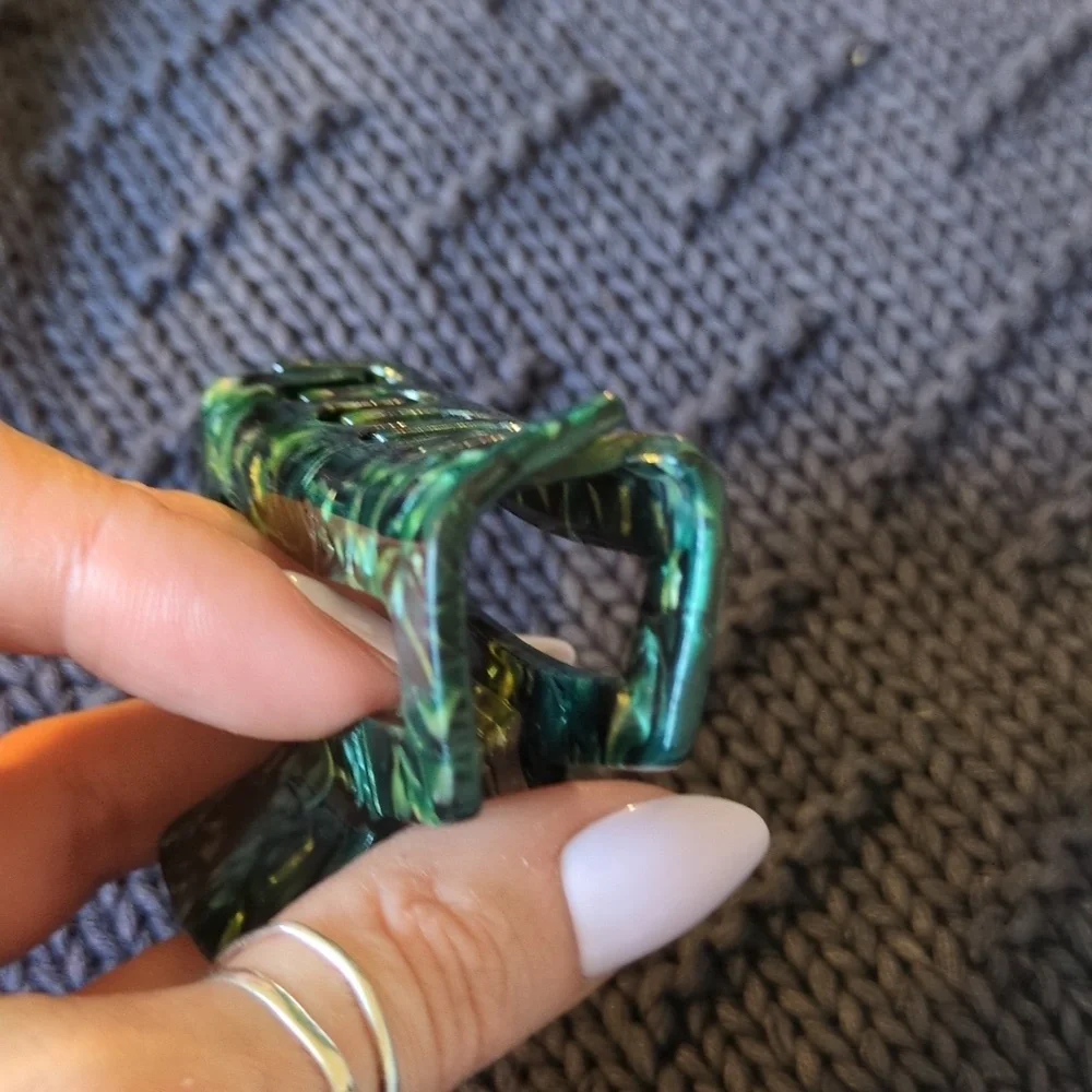 Jade Green Hairclip 🆓 w purchase - Picture 6 of 6